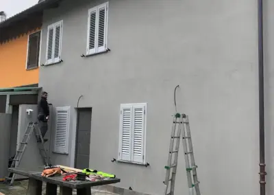 installazione pergola bioclimatica addossata a parete