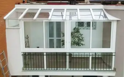 Installazione veranda in alluminio e vetro