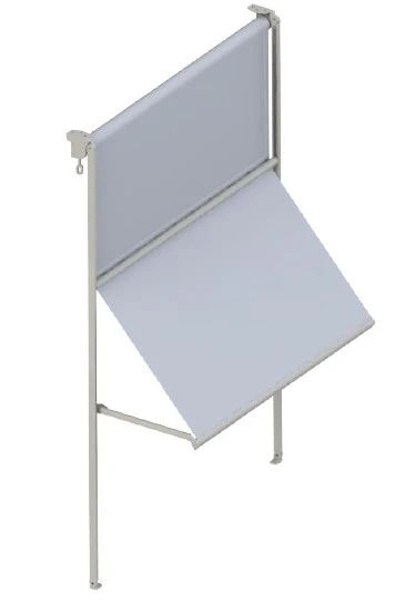 Tenda a caduta da balcone, Scorre su guide laterali. Con braccetti laterali e del frangitratta